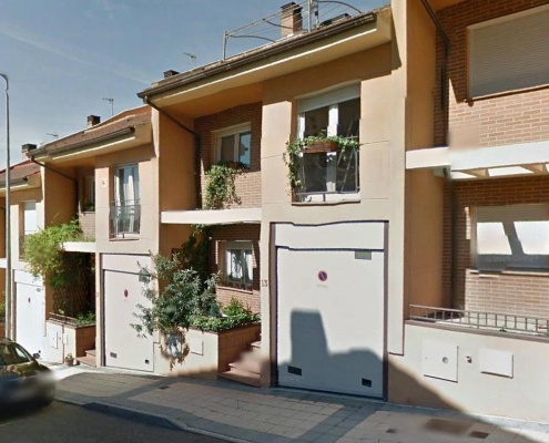 Chalets unifamiliares adosados en Calle Picón de Bañeza
